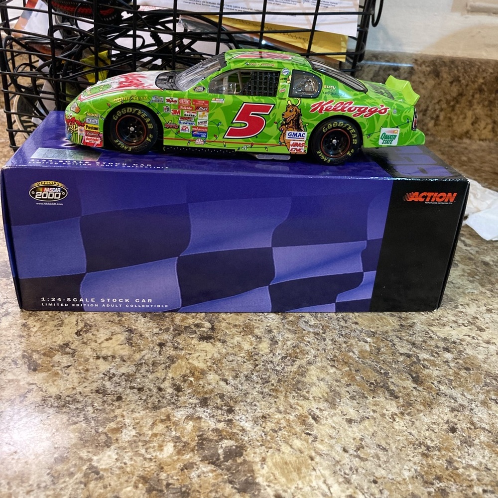Signed Terry Labonte NASCAR Diecast 1/24 Car